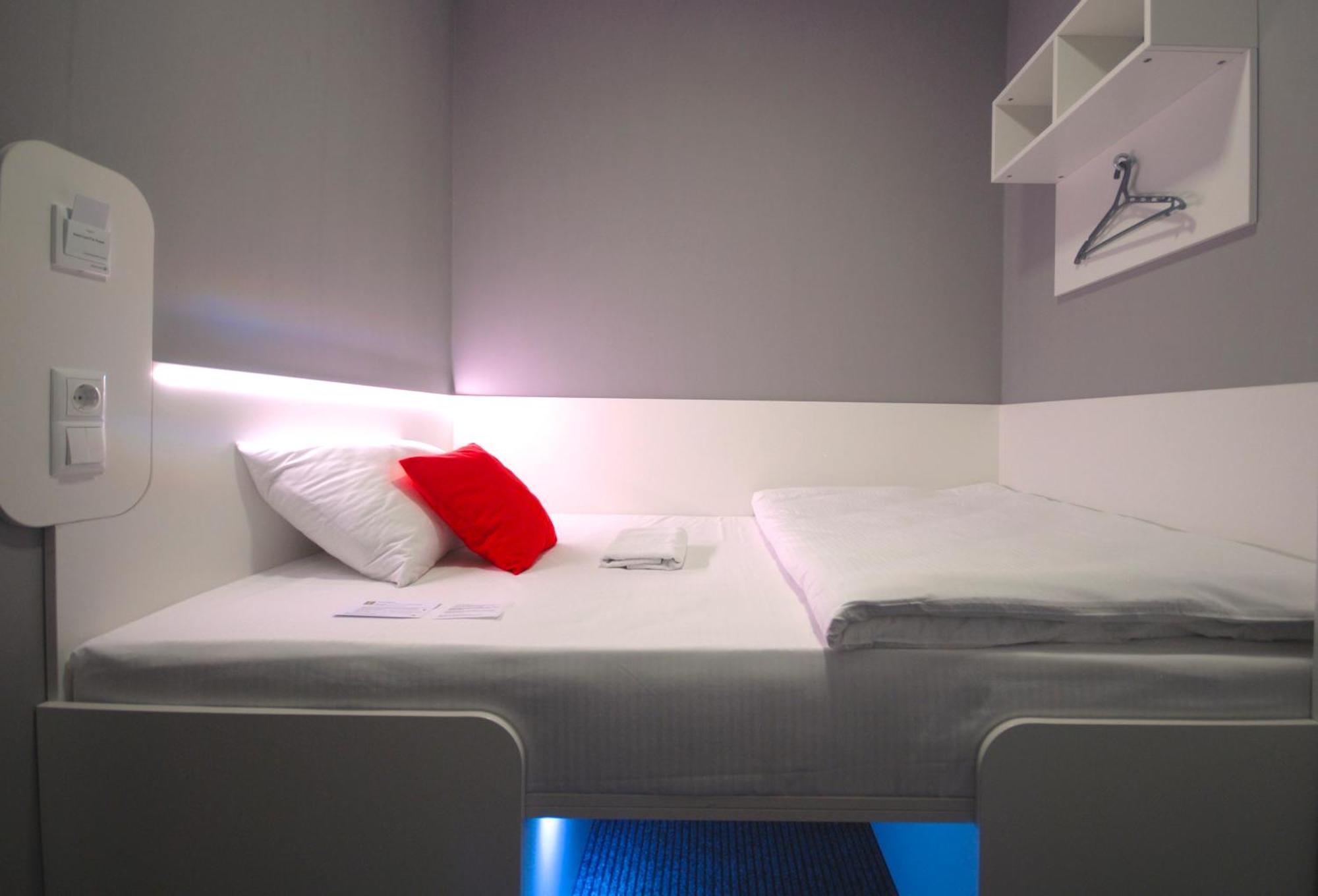 Cubby Hotel Lviv Eksteriør billede